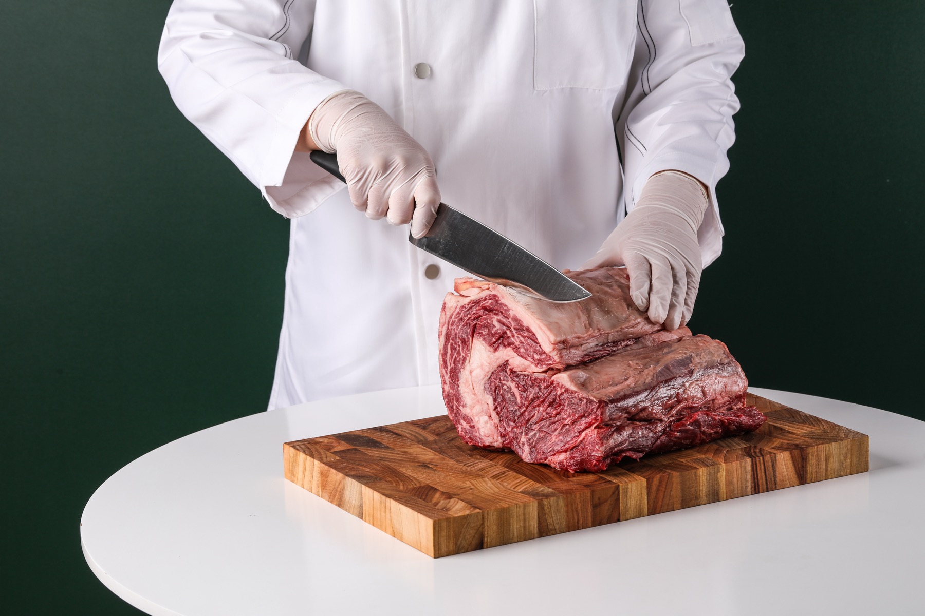 총체보리한우 커팅 장면