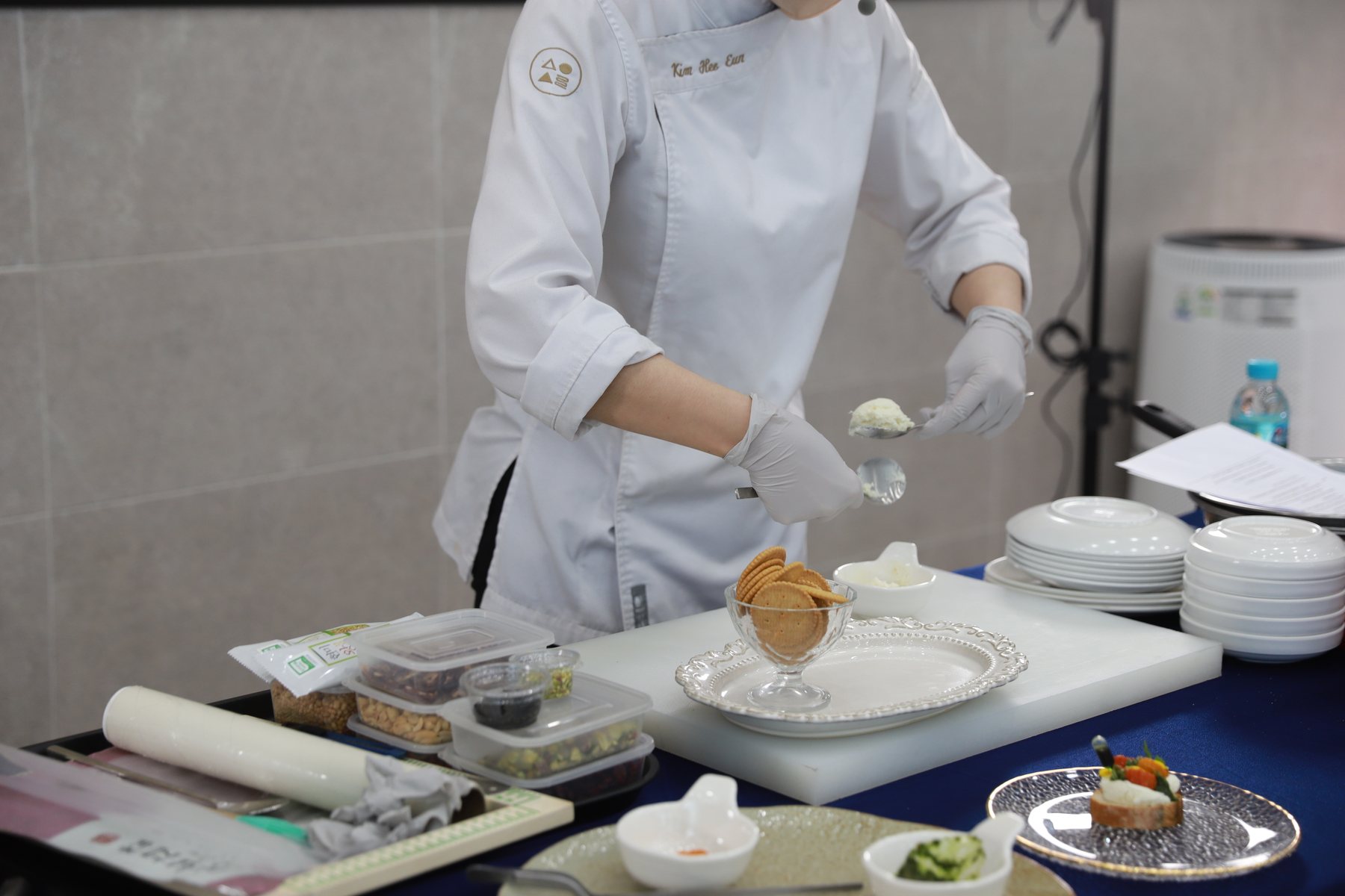 W푸드테라피센터 힐링미식회 플레이팅 장면